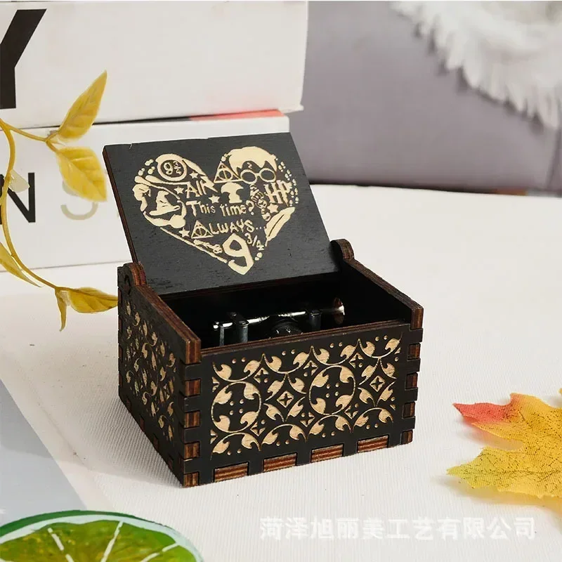 Anime Themed Hand-cranked Musi - Wood Chisel Set 评论和价格